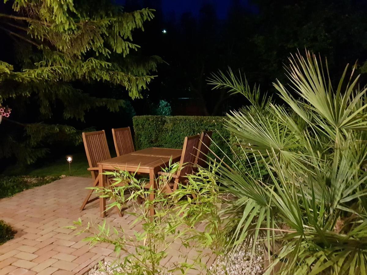 Fuered Deluxe Garden Apartment Balatonfured Exterior photo