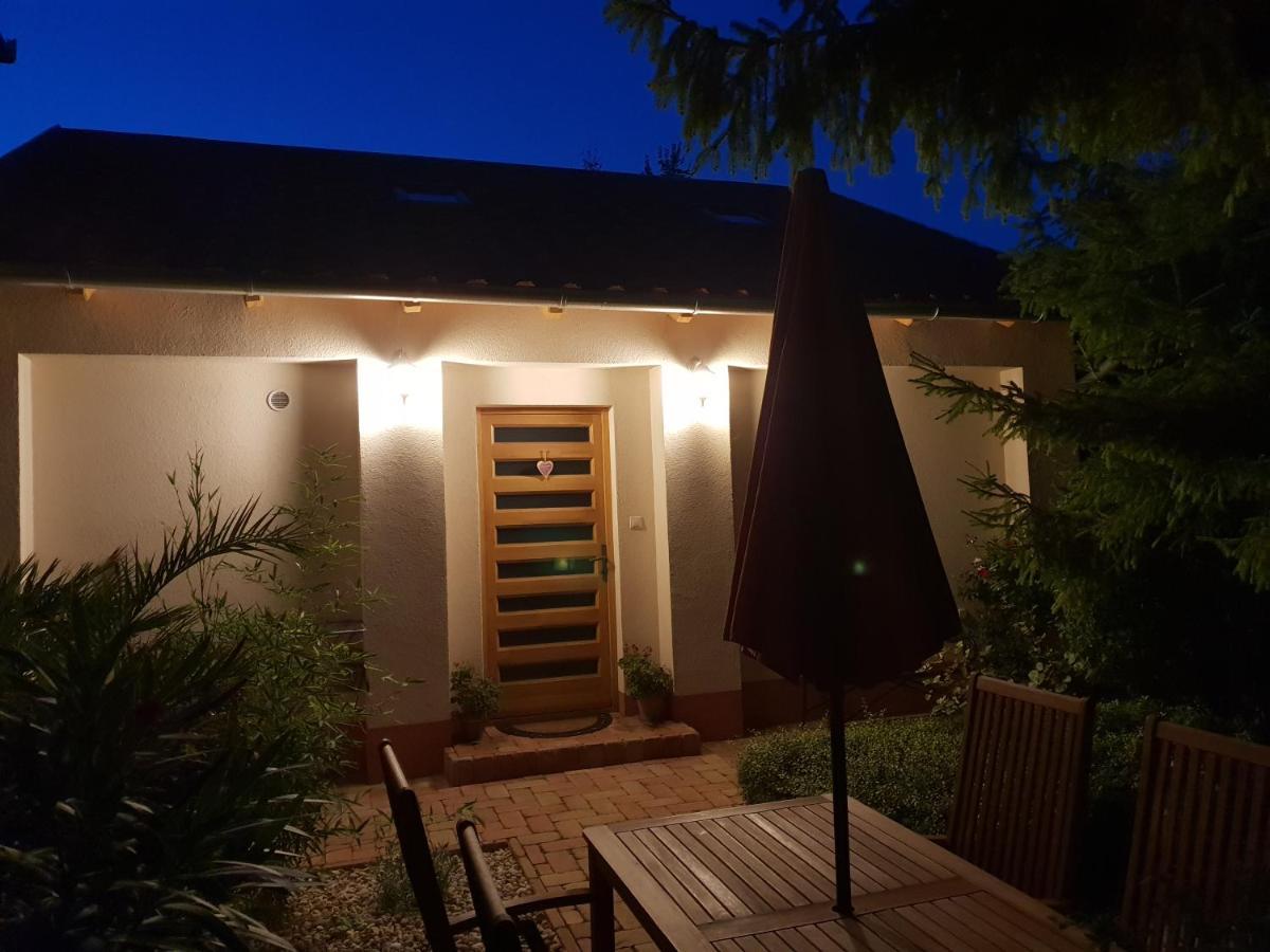 Fuered Deluxe Garden Apartment Balatonfured Exterior photo