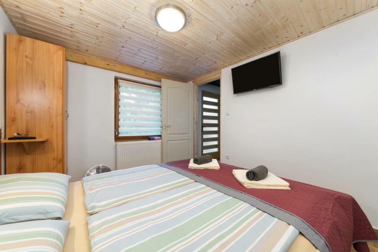 Fuered Deluxe Garden Apartment Balatonfured Exterior photo
