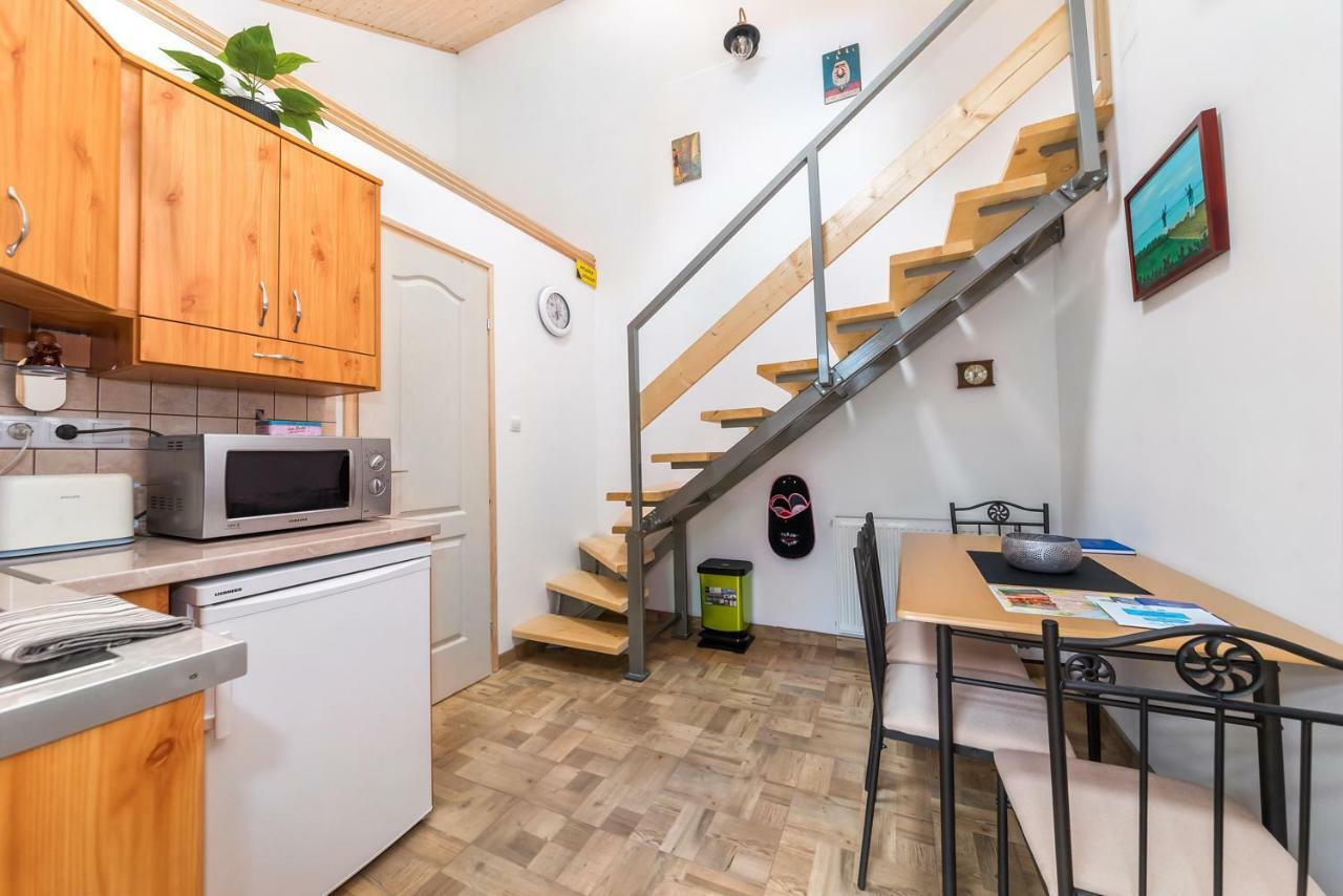 Fuered Deluxe Garden Apartment Balatonfured Exterior photo